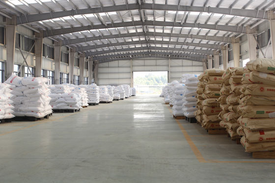 700-900kg / M3 Amino Molding Plastic C3H6N6 مسحوق بلوري أبيض