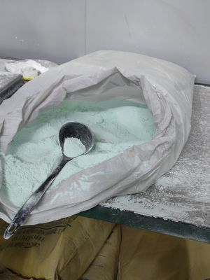 A1 مسحوق ميلامين أبيض صناعي درجة CAS 108-78-1 C3H6N6