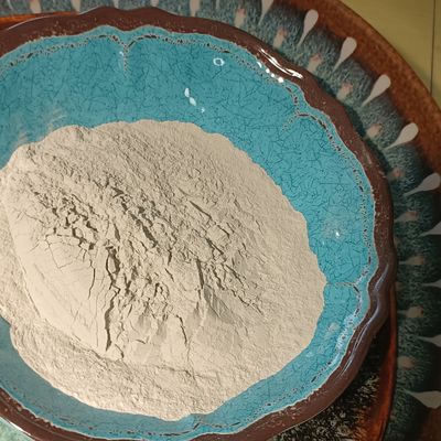 مسحوق غراء فورمالديهايد اليوريا الملون 99.85٪ سيانوروترياميد نقاء