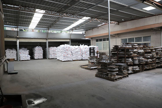 مسحوق الغذاء الصف Tripolycyanamide الميلامين صب لأواني الطعام 1.573g / m3