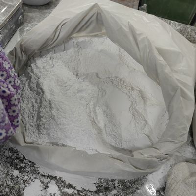 مسحوق ميلامين نقي غير سام ذو مظهر أبيض لدرجات الحرارة والضغوط العادية