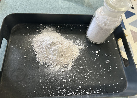 99.9٪ نقاء الميلامين المادة الخام مسحوق الزجاج غير سامة 25kg / كيس السيانوراميد