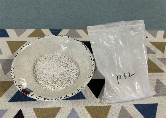 مسحوق ميلامين نقي غير سام ذو مظهر أبيض لدرجات الحرارة والضغوط العادية