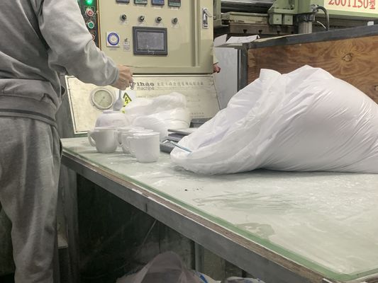 100% A5 الجودة السيانيد مسحوق الراتنج الميلامين المواد الخام للأدوات المائدة