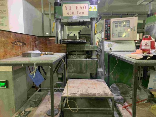 آلة تشكيل ضغط الميلامين مع سخانة مسبقة لأدوات طاولة الكأس