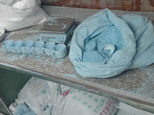 مسحوق طلاء الميلامين عالي النقاء 99.8٪ لون مخصص لإنتاج أدوات الطعام