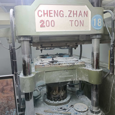 آلة صناعة أدوات المائدة الميلامينية التي يتم التحكم بها بواسطة الكمبيوتر 1 * 2 تجويف لألواح الميلامين المخصصة