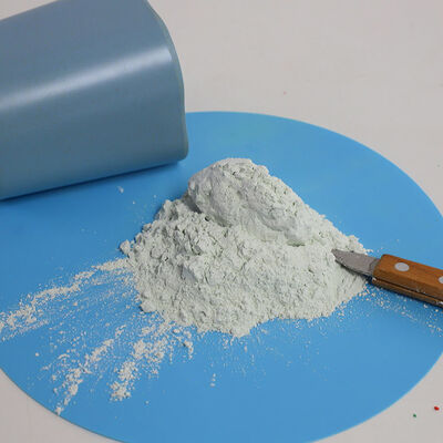 تصنيع منتجات كيميائية بكميات كبيرة في درجة حرارة الغرفة مصممة لتحسين كفاءة الإنتاج والسلامة التشغيلية